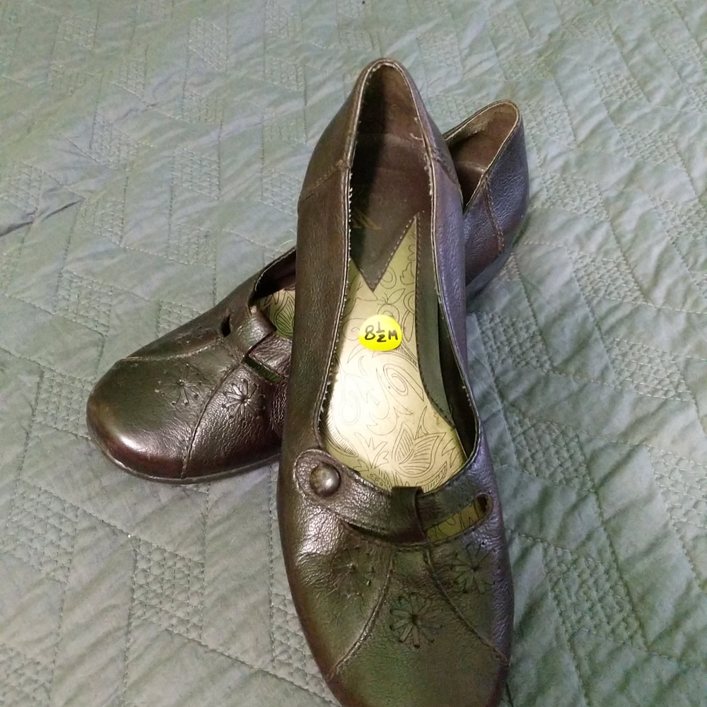 🔥White Mountain brown leather flats